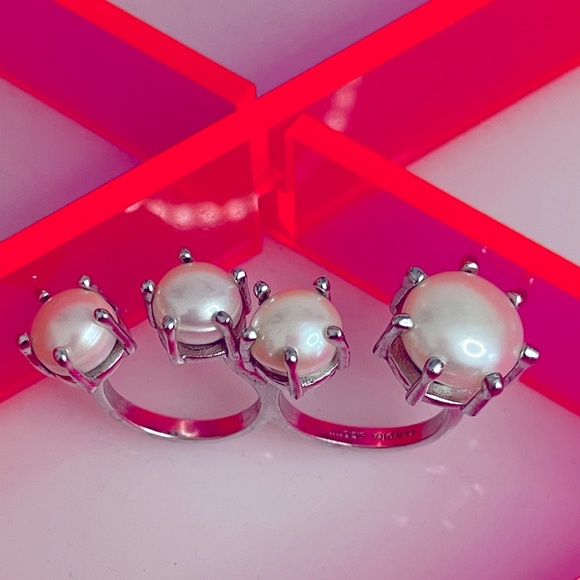 Kendra Scott Jewelry - Kendra Scott Harriet Silver Pearl Double Ring
